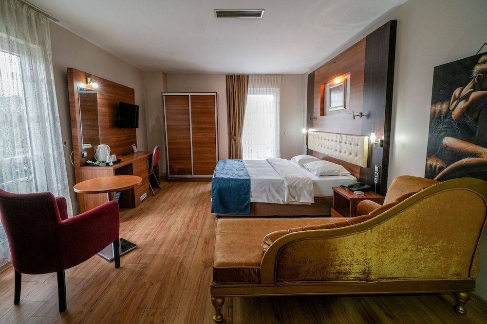 The Riada Hotel Deluxe Suite 2