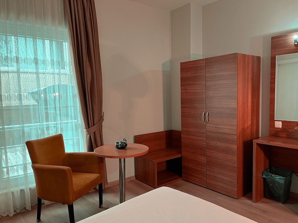 The Riada Hotel Standard Twin Room, 2 Twin Beds 2