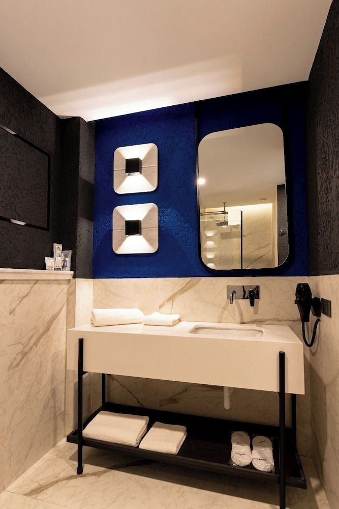 HOTEL BONVIE Luxury Double or Twin Room, Balcony, City View 5