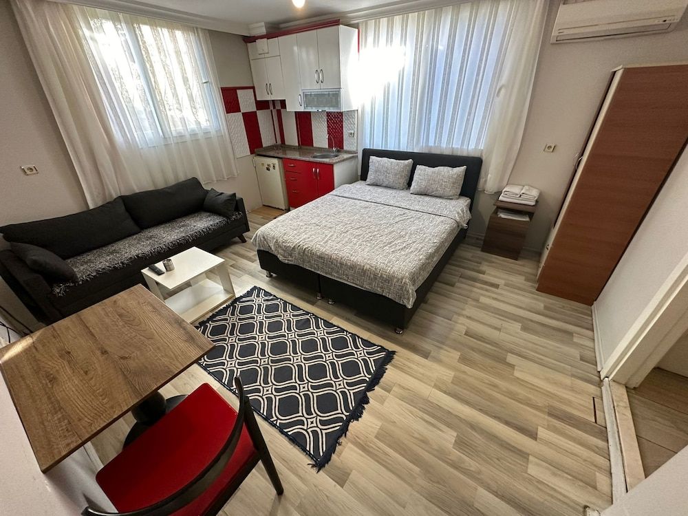 Economy Studio, City View
