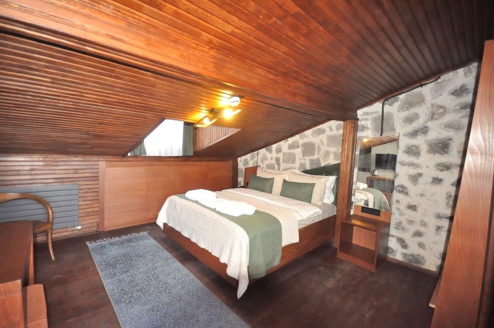 Mihman Konak Hotel Comfort Penthouse, Lake View 3