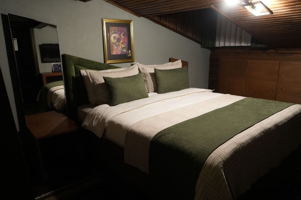 Mihman Konak Hotel Comfort Penthouse, Lake View 7