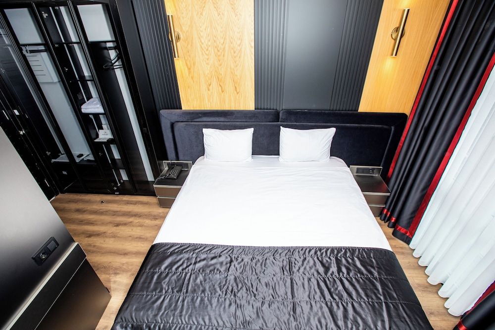 Standard Double Room, City View
