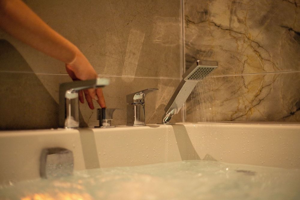 Sur Royals Hotel's Premium Suite 7