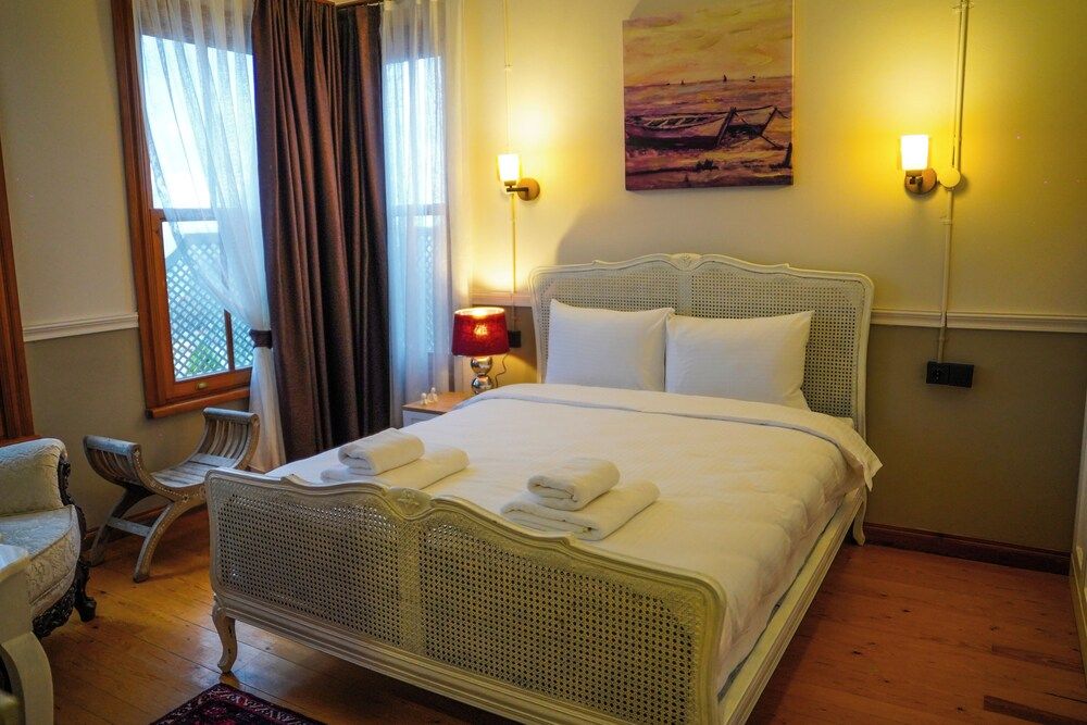 Leila Mansion Hotel Deluxe Double Room 5