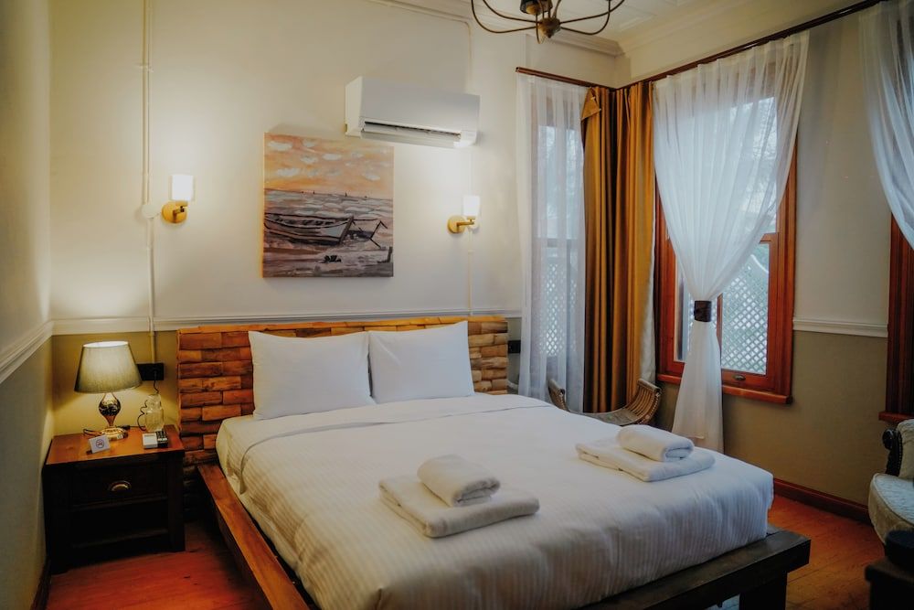 Leila Mansion Hotel Deluxe Double Room 16