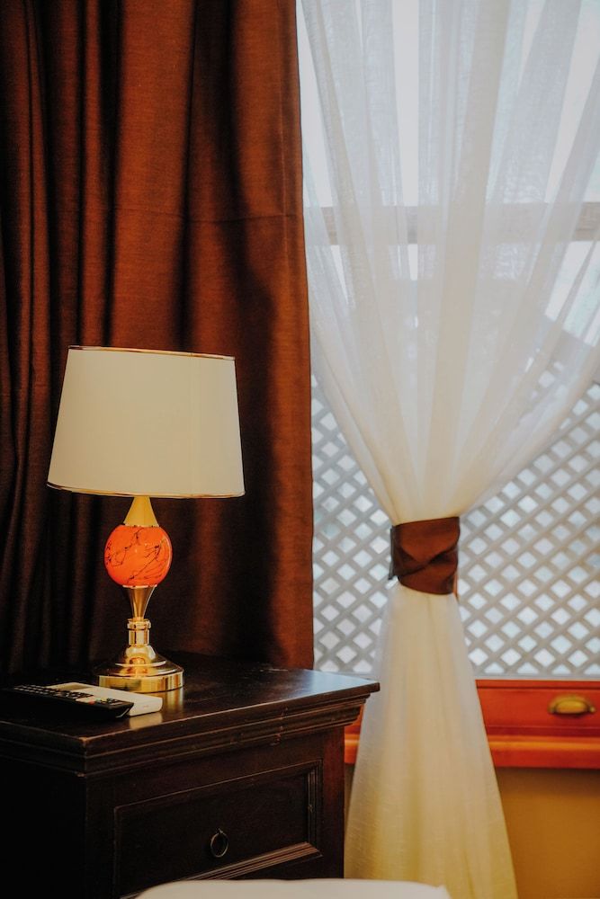 Leila Mansion Hotel Deluxe Triple Room, City View 3