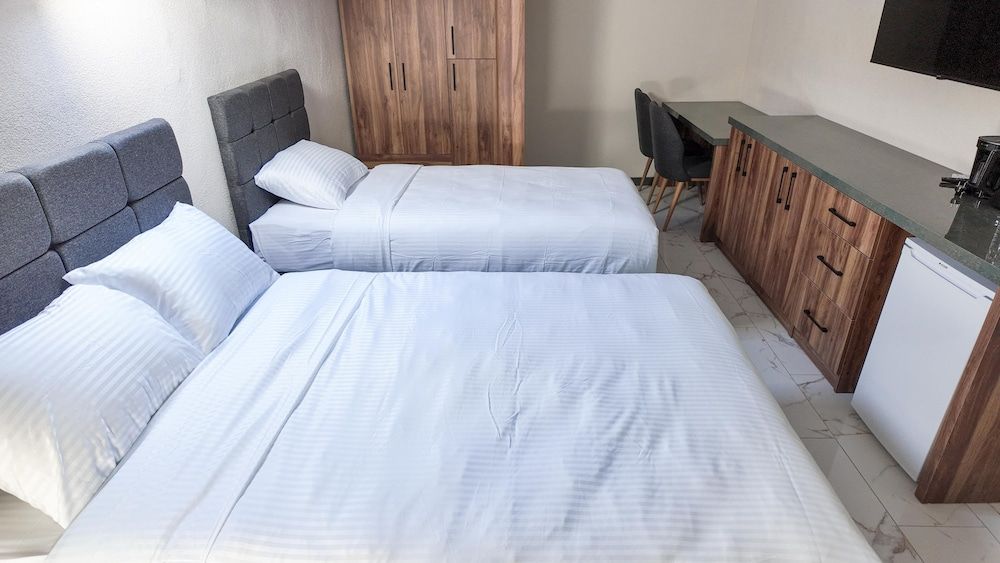 Faraza Rooms Classic Triple Room 2