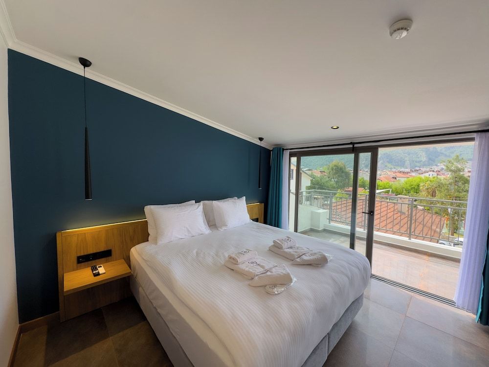Standard Double Room, 1 King Bed, Mountain View