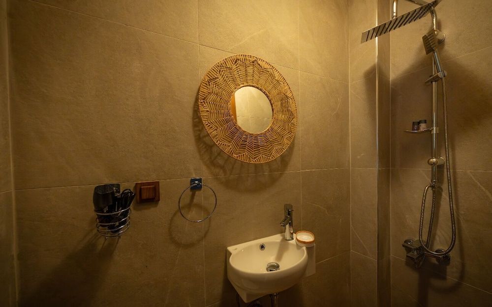 FLORA BİRGİ TAŞ KONAK Basic Room 4