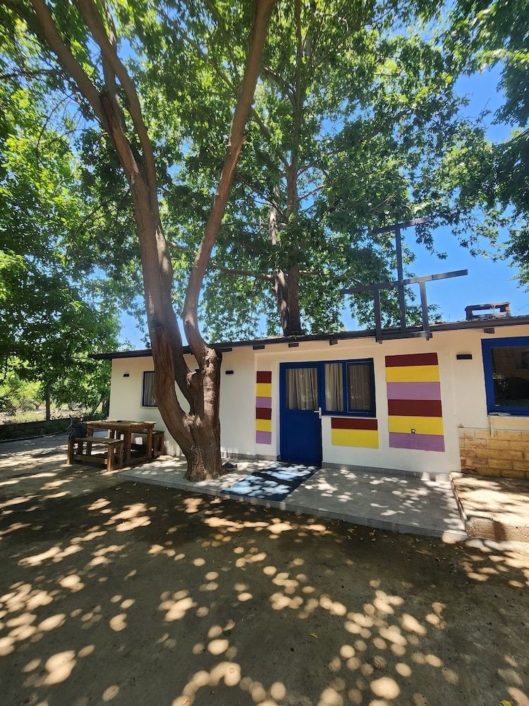 Erdem Ciftligi Ephesus Arena Quadruple Room, Garden View 3