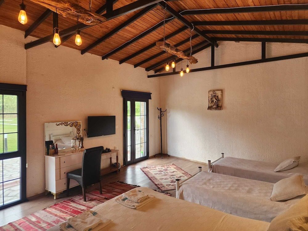 Erdem Ciftligi Ephesus Arena Triple Room, Garden View 3