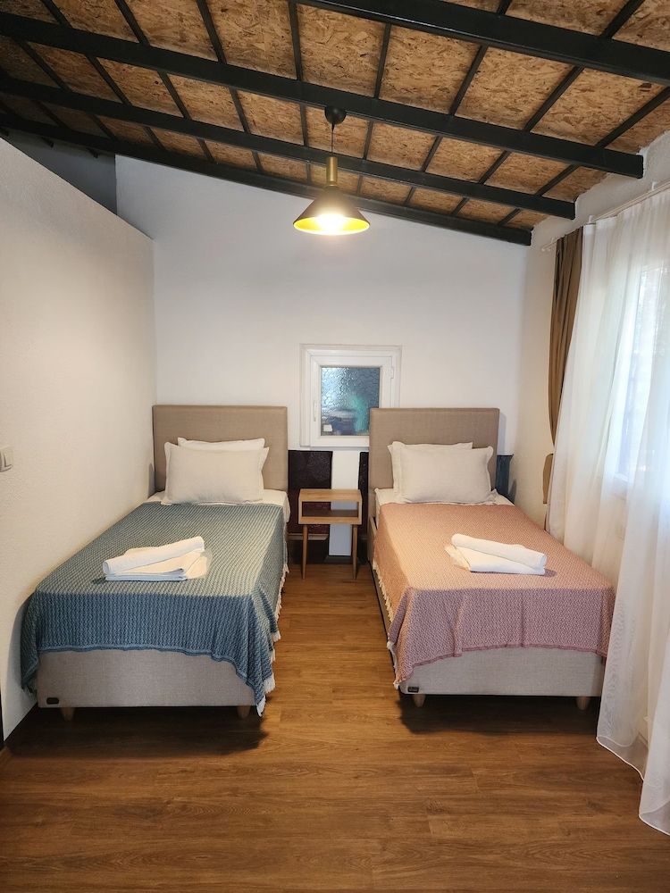 Erdem Ciftligi Ephesus Arena Quadruple Room, Garden View 4