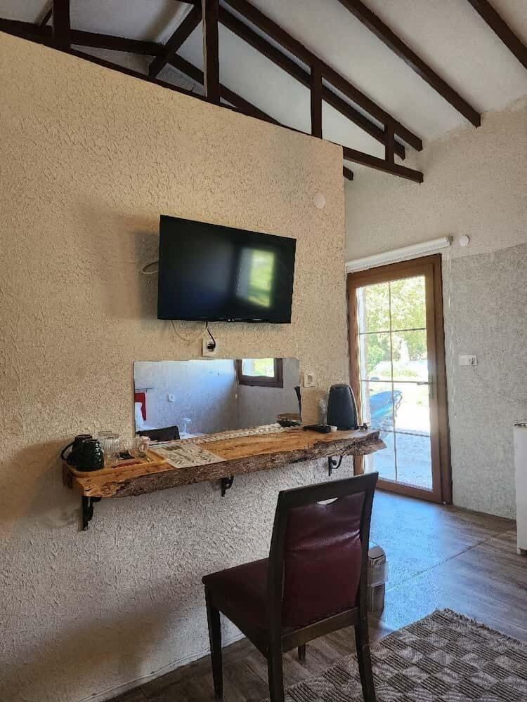 Erdem Ciftligi Ephesus Arena Double Room, Garden View 9