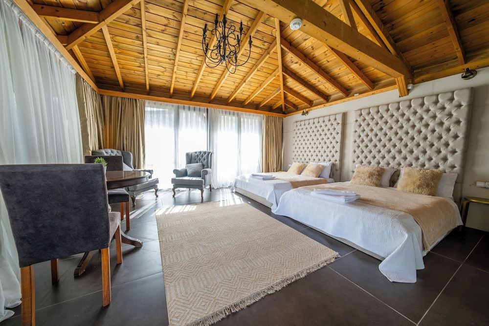 Assosa Country House Deluxe Quadruple Room 3