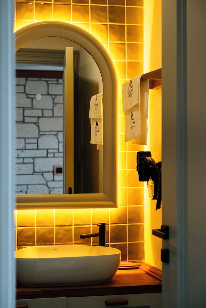 ACC Olives Hotel & Restaurant Standard Room, Balcony 5