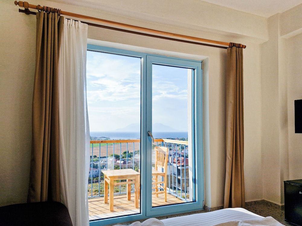 Fengari Ada Evi Triple Room, Balcony, Sea View 2