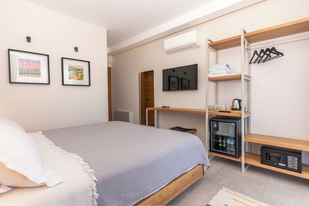 Bade Gölcük Standard Double Room, Balcony, Lake View 3