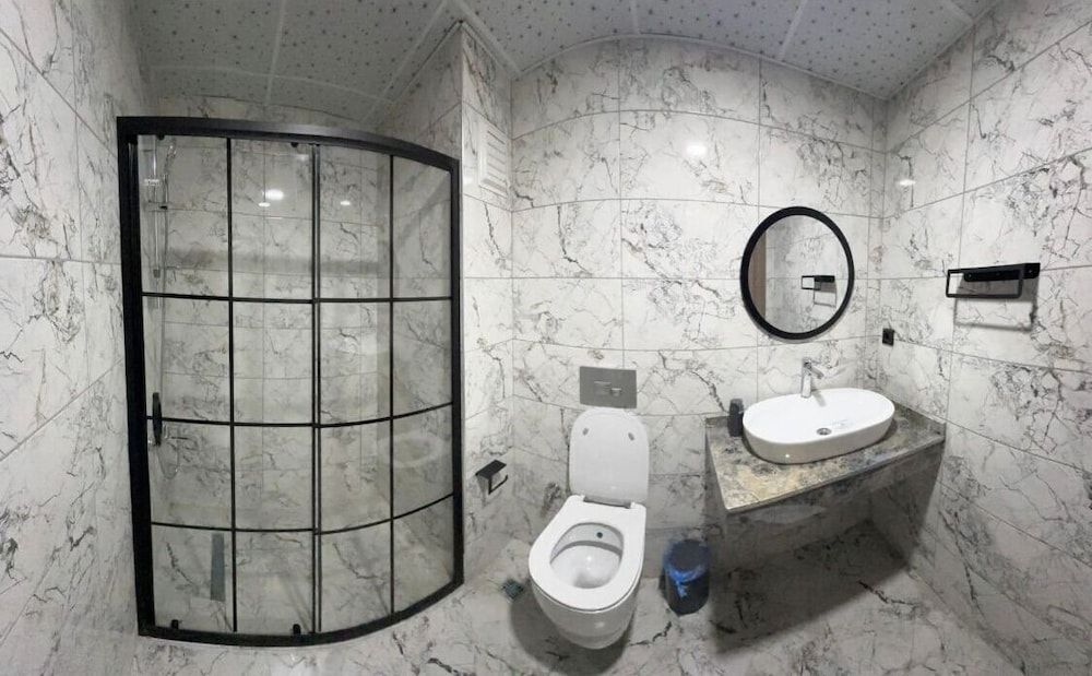 Snowland Otel Sarikamis Family Double or Twin Room 5