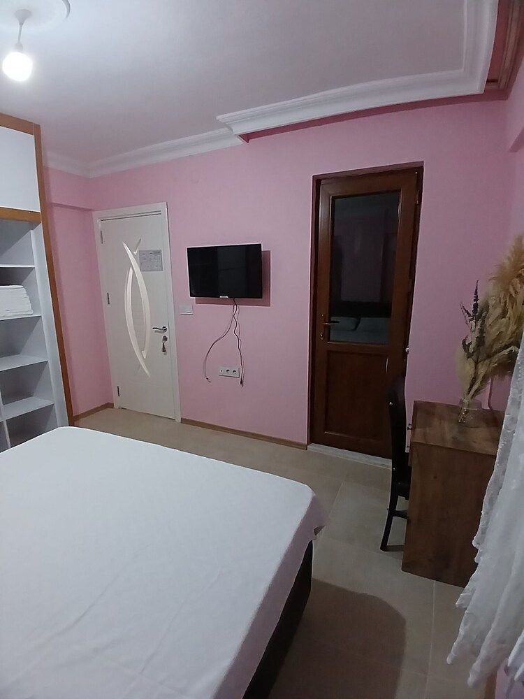 Mehmet Home Comfort Apartment, Balcony, Courtyard View 11