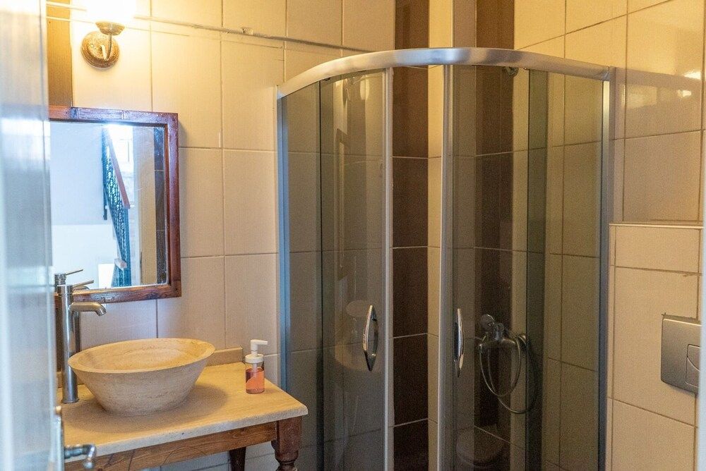 ESEN APART Condo, Garden View 5