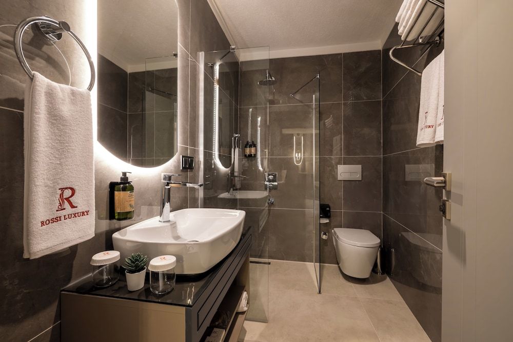 Rossi Luxury Hotel Standard Double or Twin Room, Mountain View 5