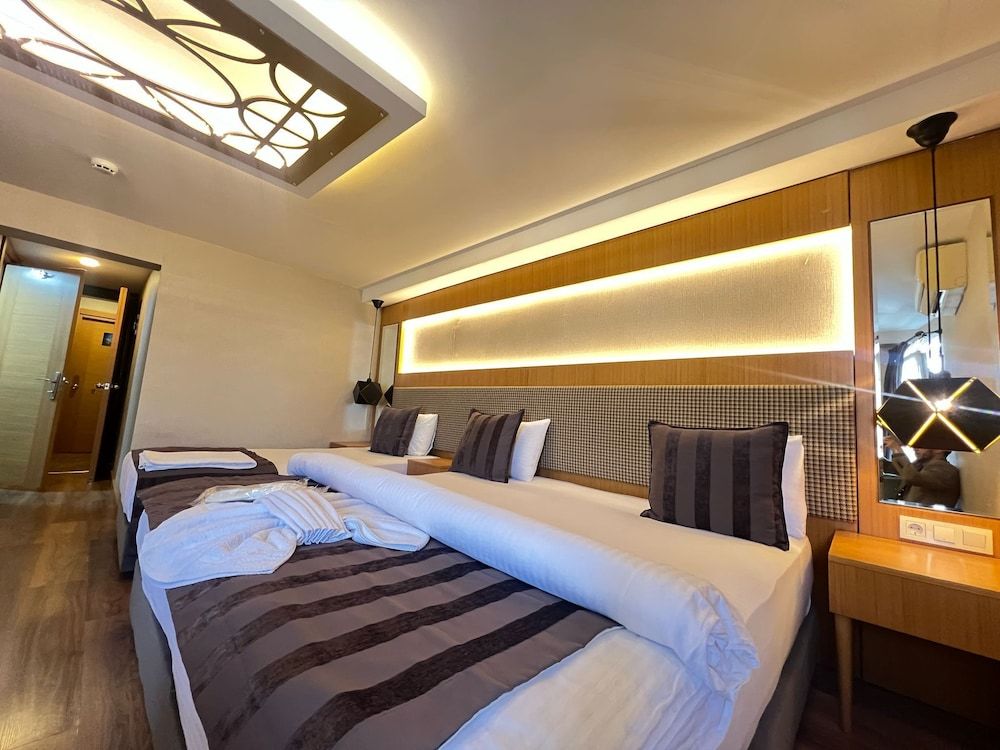 The Port Rooms Standard Triple Room 5