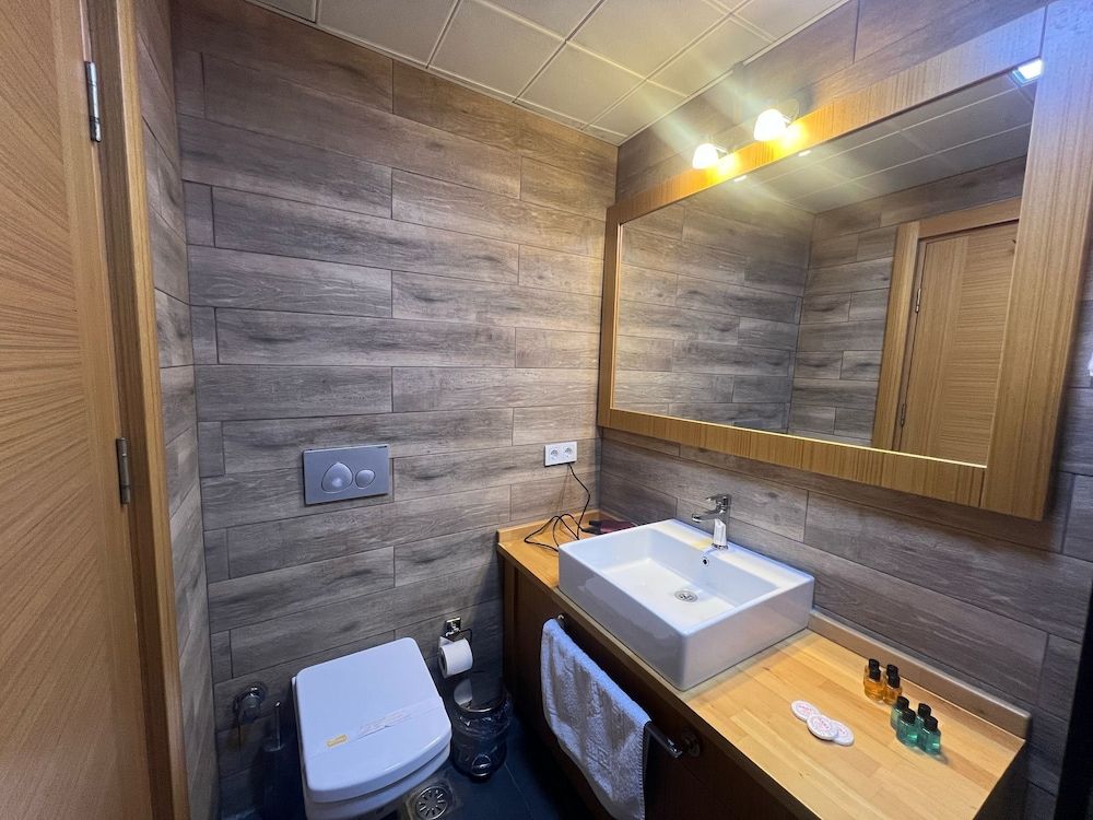 The Port Rooms Standard Triple Room 7