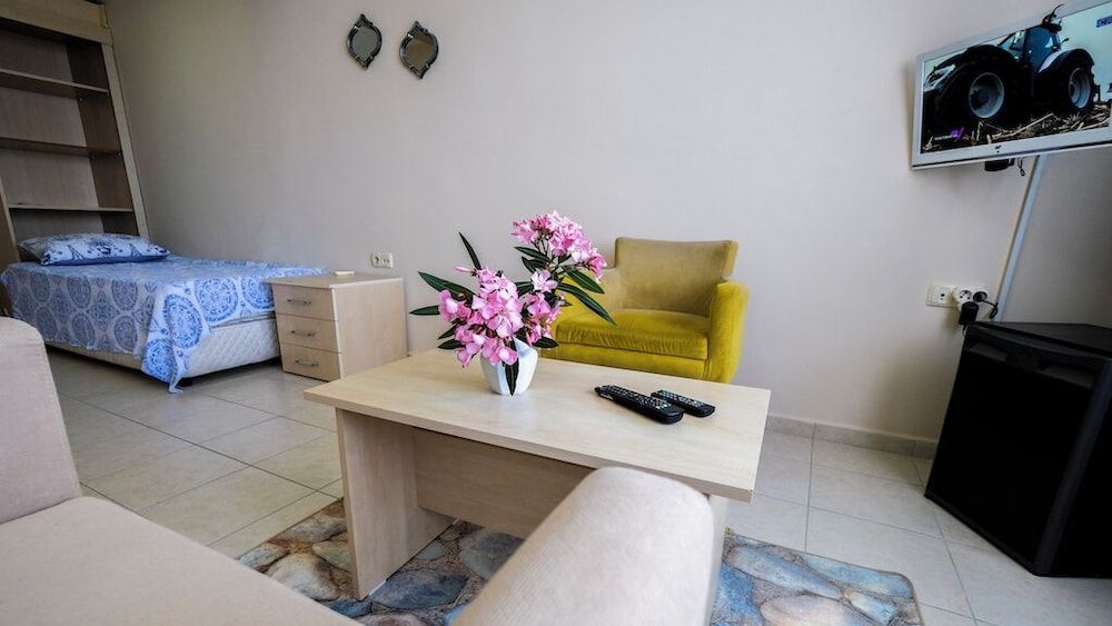 Karaburun Can Otel Deluxe Double or Twin Room, Balcony 3