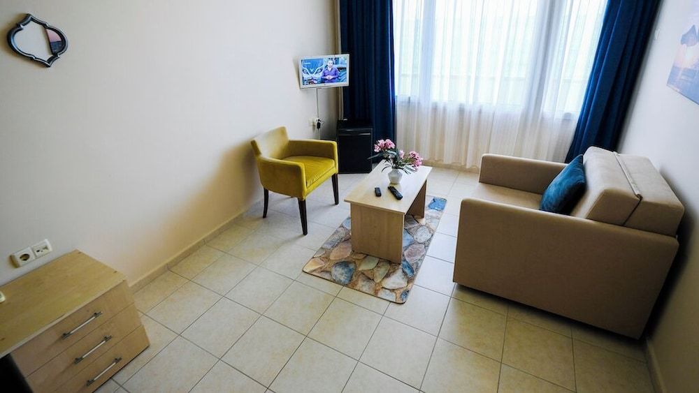 Karaburun Can Otel Deluxe Double or Twin Room, Balcony 2