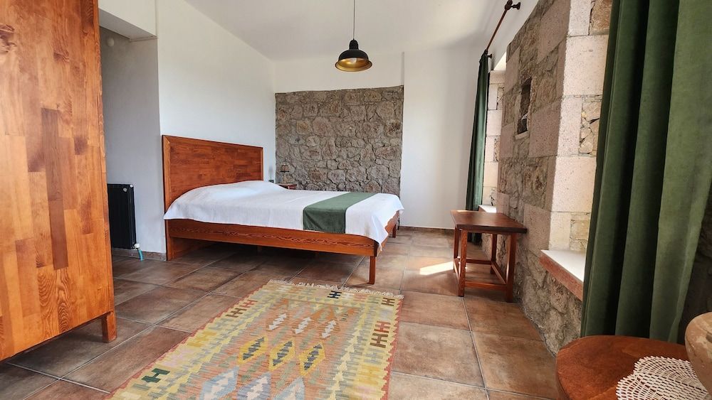 Triple Room, Balcony, Partial Sea View