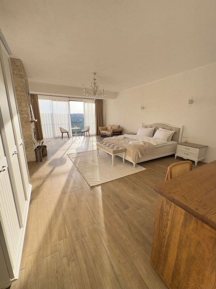 Bona Dea Butik Otel Elite Room, 1 King Bed, Fireplace, Mountain View 2