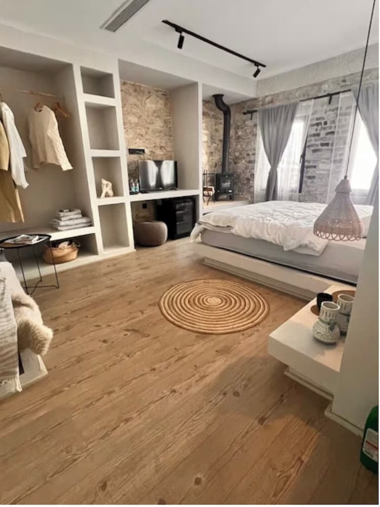 Triple Room, City View
