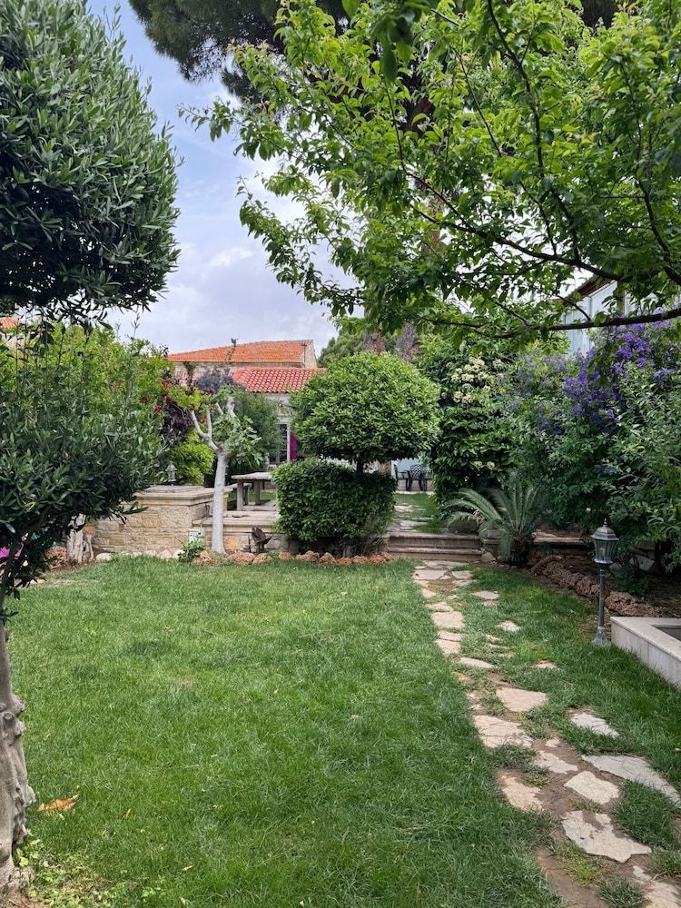 Mi Amor Phokaia Konuk Evi Standard Apartment, 1 Bedroom, Kitchenette, Garden View 2