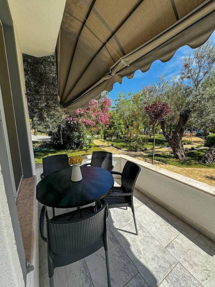 Ergül Motel Triple Room, Balcony, Garden View 2