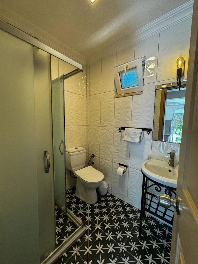 Ergül Motel Triple Room, Balcony, Garden View 5