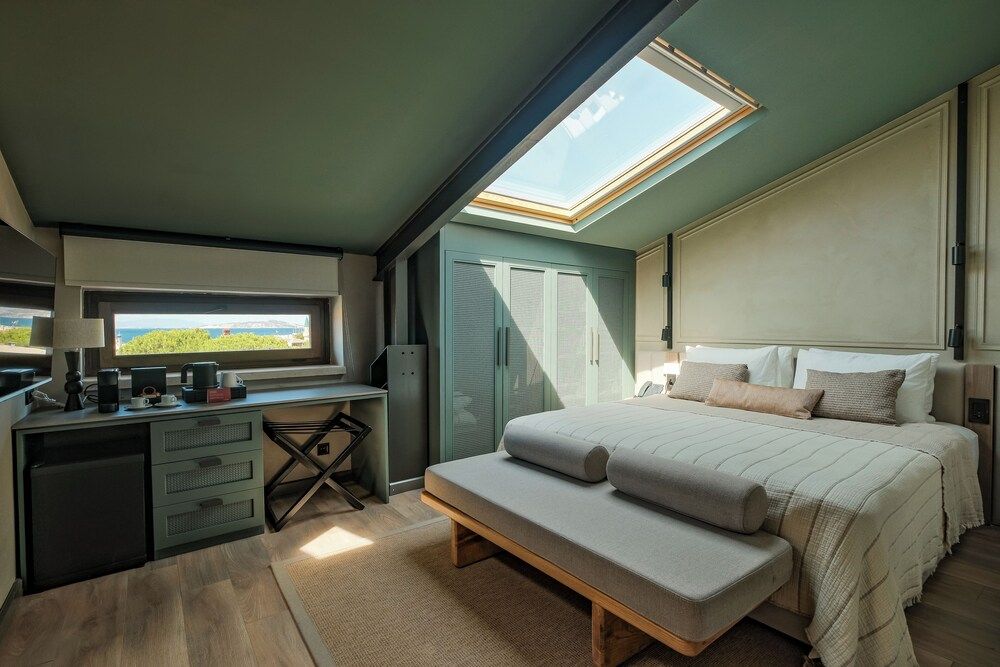 Deluxe Loft Suite