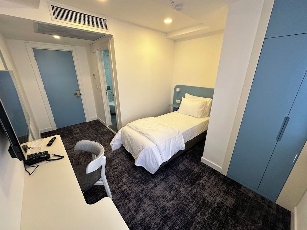 No25 Hotels Single Room, City View 4