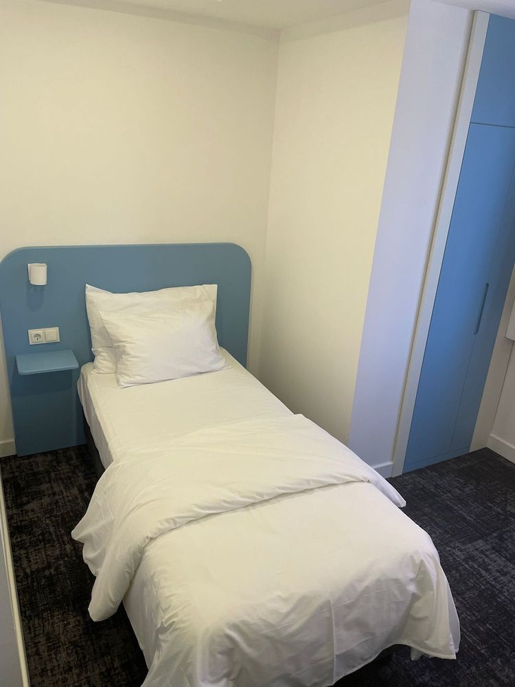 No25 Hotels Single Room, City View 2