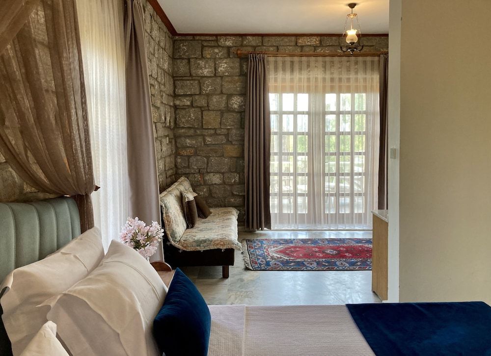 Portofino Boutique Hotel Deluxe Room, River View 5