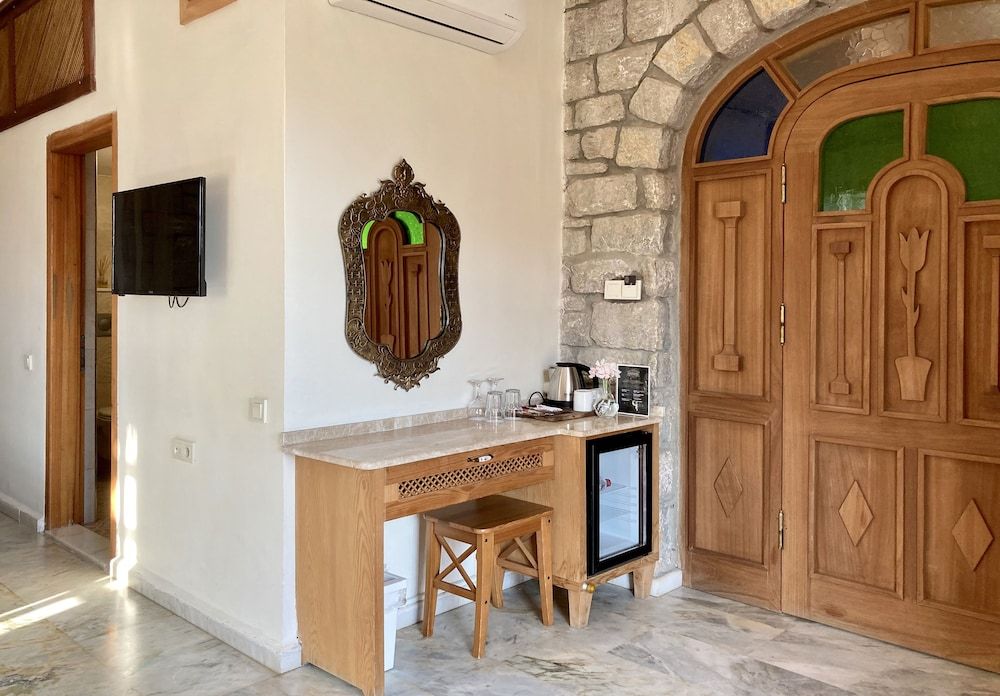 Portofino Boutique Hotel Deluxe Room, Land and Mountain View 4