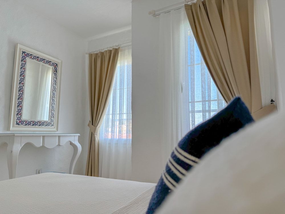 Standard Double Room, 1 Queen Bed, Non Smoking, City View