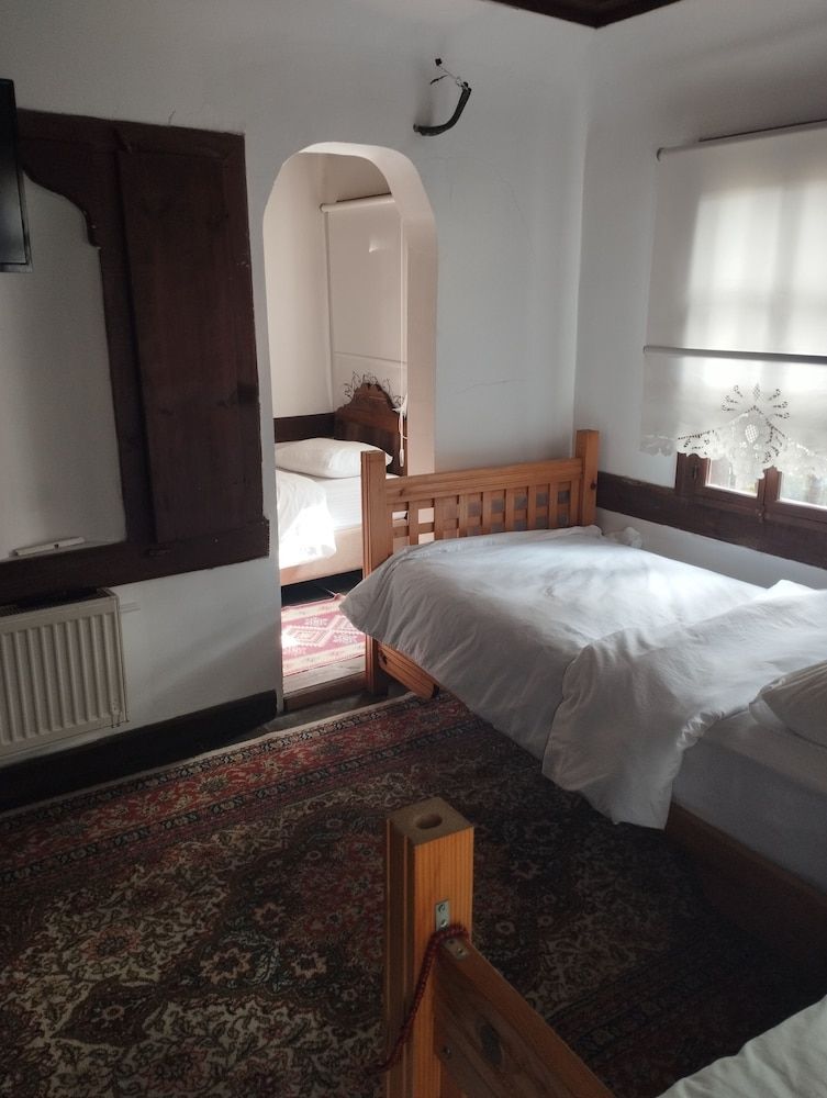 Sari Konak Otel Zalifre Room 2