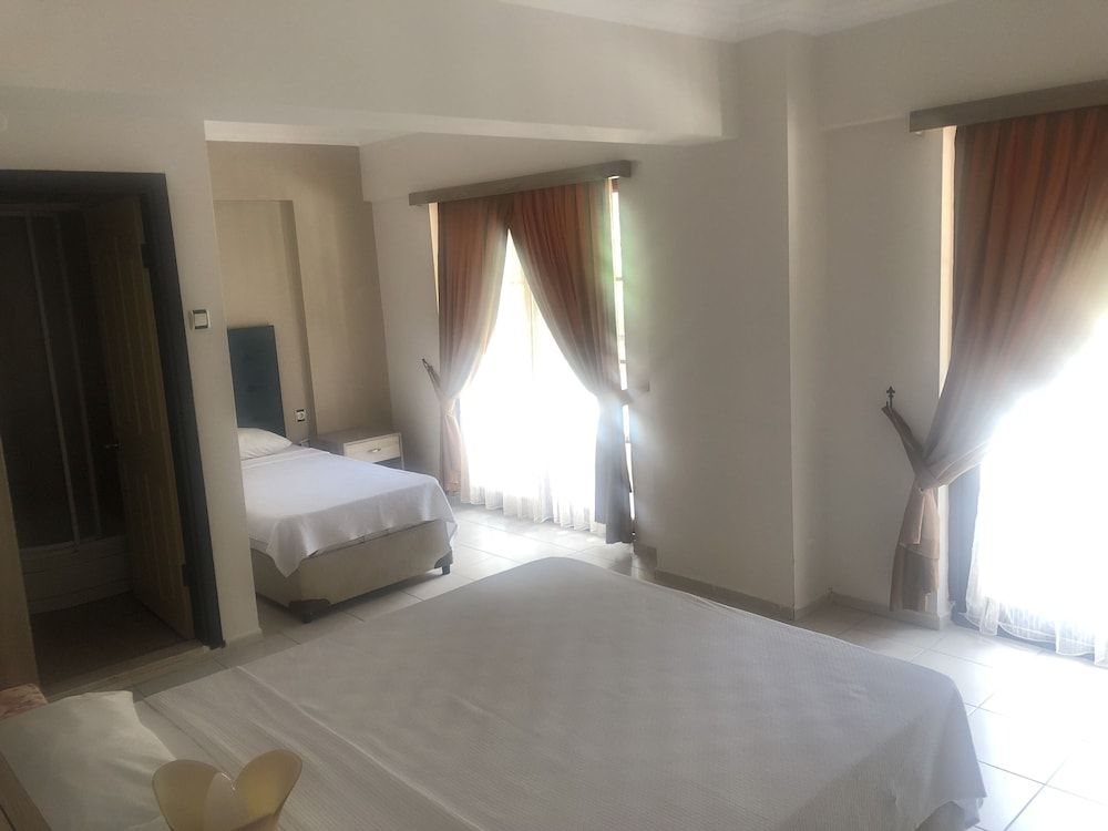 Hamle Hotel Family Room 2