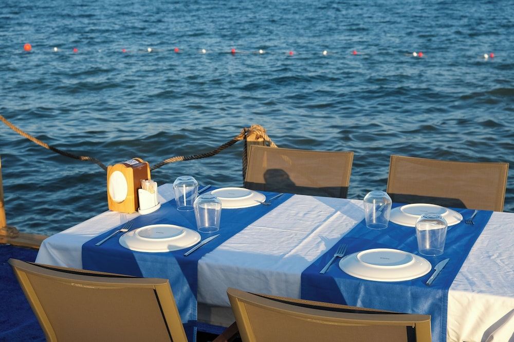 Gargaron Beach Hotel