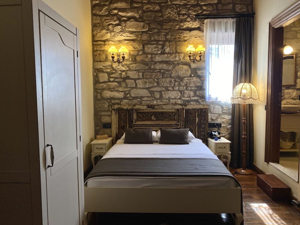 Urla Taş Konak Otel Deluxe Double Room 2