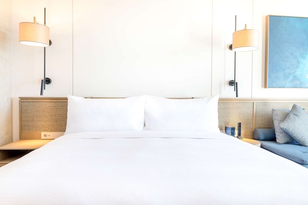 Room, 1 King Bed with Sofa bed, Balcony