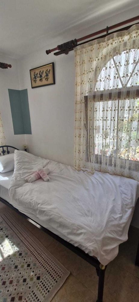 ŞİİRLİ PANSİYON Turgut Uyar 2