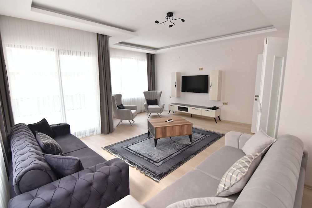 Nora Suite