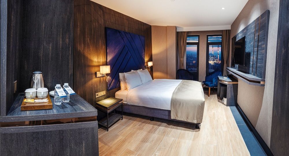 West Door Hotel Superior Double Room 5